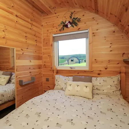 Cherry Nyaraló Ulverston